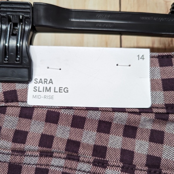 Liz Claiborne Sara slim leg mid rise soft stretch tummy control size 14 NWT - Picture 5 of 11